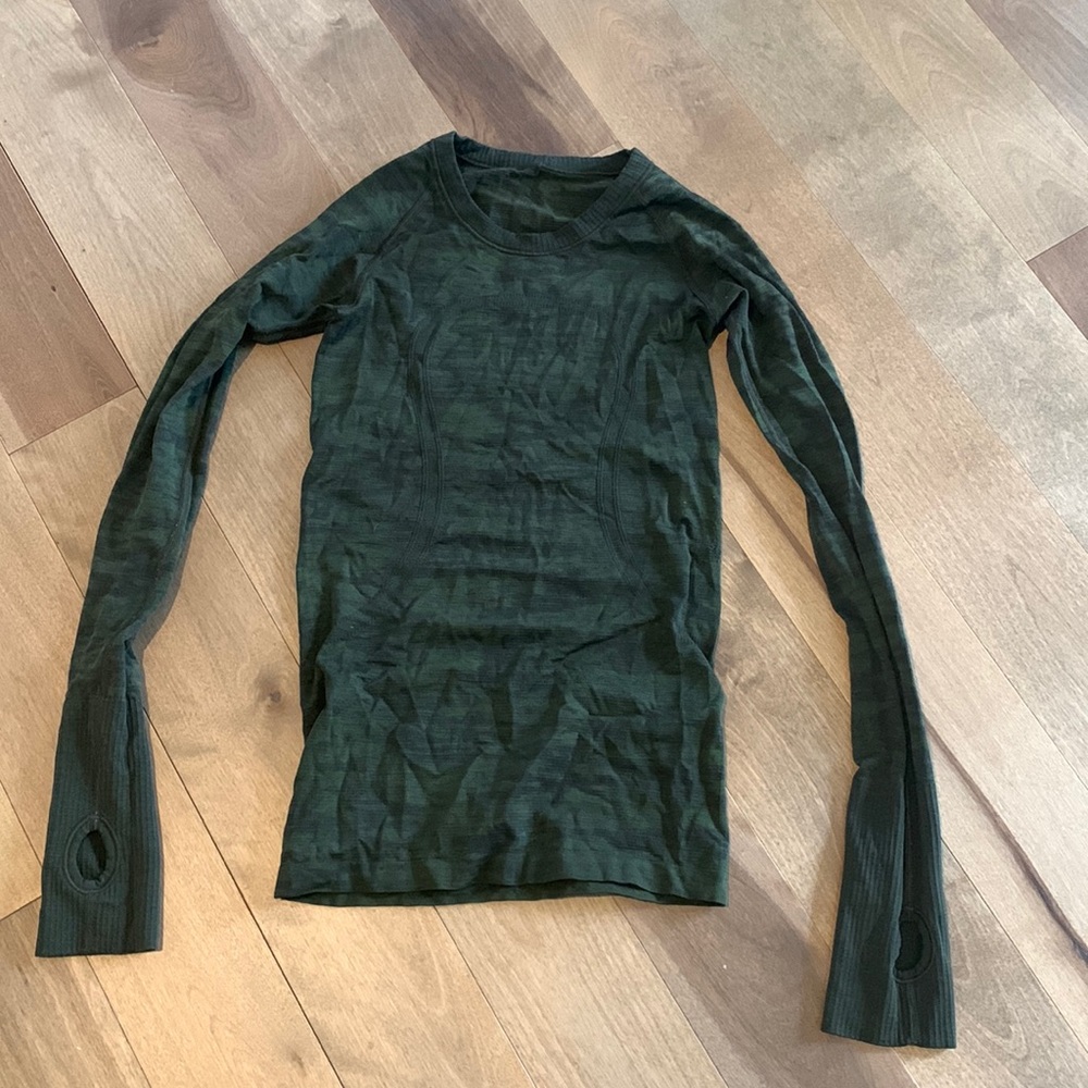Lululemon Swiftly Long Sleeve size 2